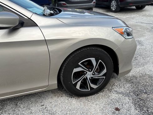 Used 2017 Honda Accord LX image 13