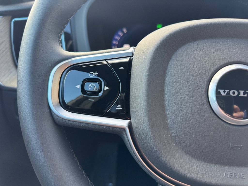 Certified 2026 Volvo XC60 B5 Plus AWD/4WD image 17