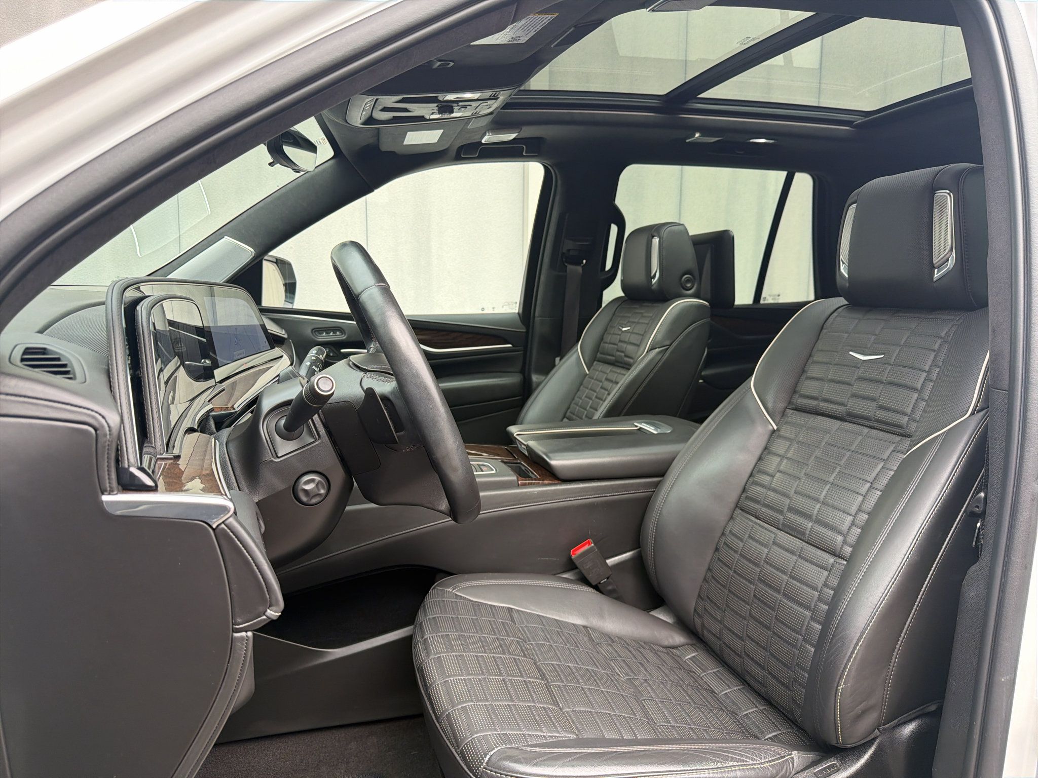 Used 2022 Cadillac Escalade Sport Platinum w/ Heavy-Duty Trailer Package AWD/4WD image 11
