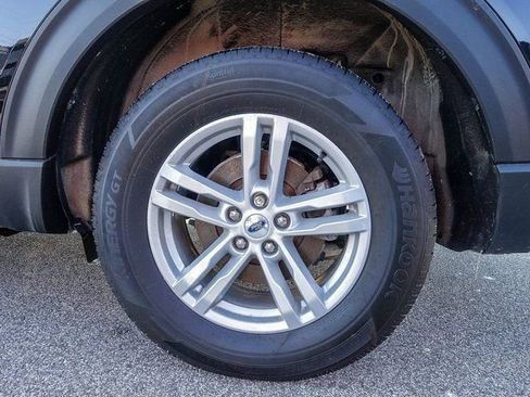 Used 2023 Ford Explorer XLT w/ Equipment Group 202A image 14