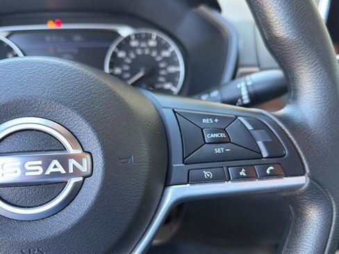 Used 2025 Nissan Altima 2.5 SV FWD image 22