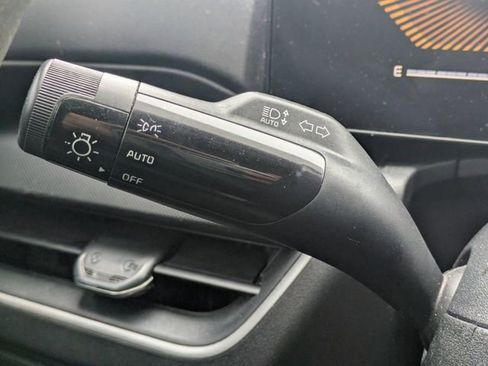 Used 2025 Kia K4 LX image 27