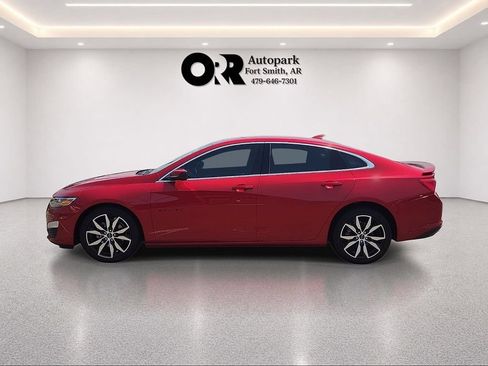 Used 2025 Chevrolet Malibu RS FWD image 3