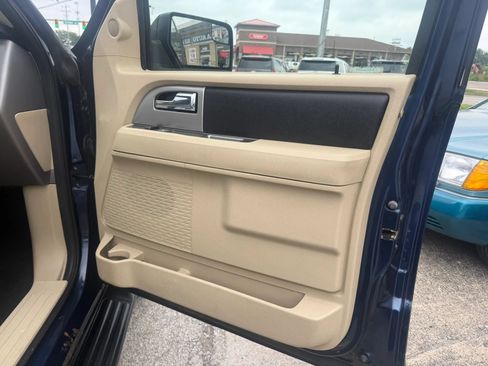 Used 2017 Ford Expedition XLT AWD/4WD image 19