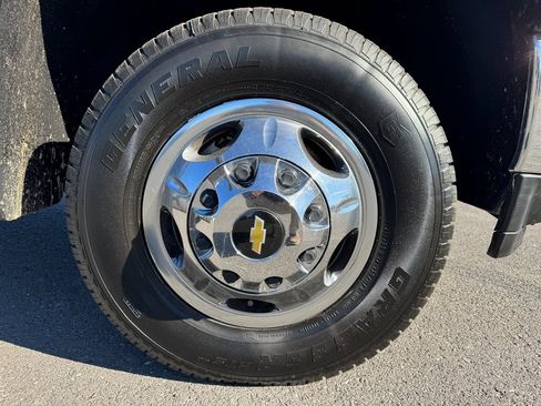 Used 2021 Chevrolet Silverado 3500 LT image 10