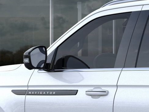 New 2026 Lincoln Navigator Black Label AWD/4WD image 20