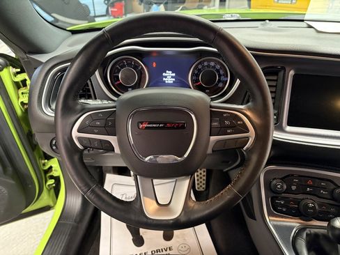 Used 2015 Dodge Challenger R/T Scat Pack w/ Scat Pack Appearance Package image 10