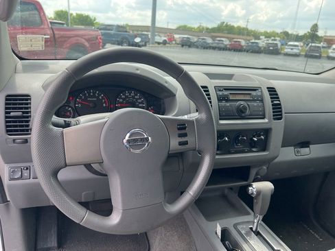 Used 2010 Nissan Frontier SE w/ Power Pkg RWD image 8