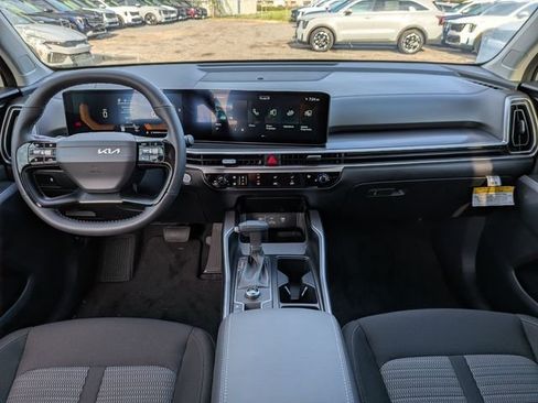 New 2026 Kia Sorento LX FWD image 17