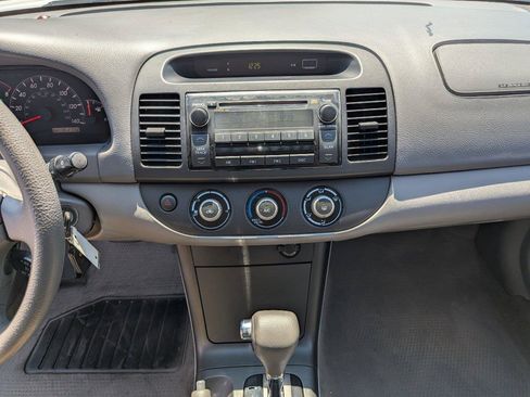 Used 2006 Toyota Camry LE FWD image 16