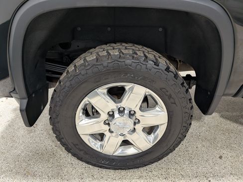 Used 2020 Chevrolet Silverado 2500 LTZ w/ LTZ Premium Package AWD/4WD image 14