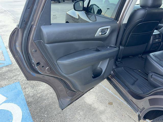 Used 2015 Nissan Pathfinder Platinum FWD image 20