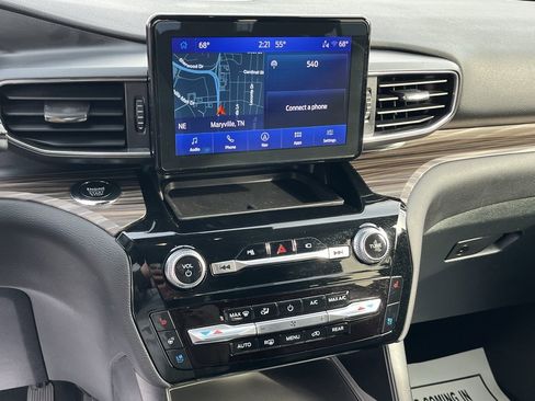 Used 2023 Ford Explorer Limited image 15
