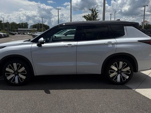 Used 2025 Mitsubishi Outlander SEL FWD image 8