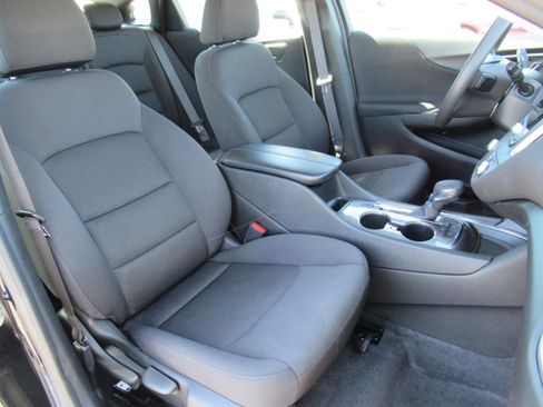 Used 2024 Chevrolet Malibu LT FWD image 9