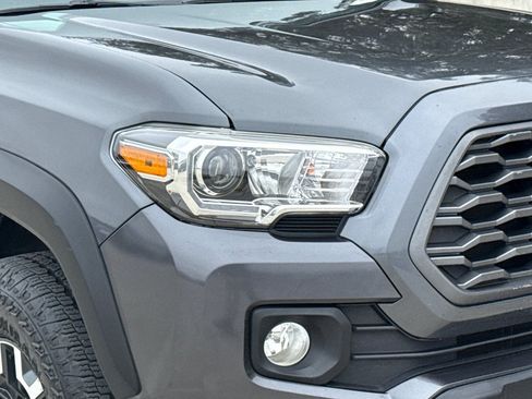 Used 2021 Toyota Tacoma TRD Off-Road w/ Technology Package AWD/4WD image 10