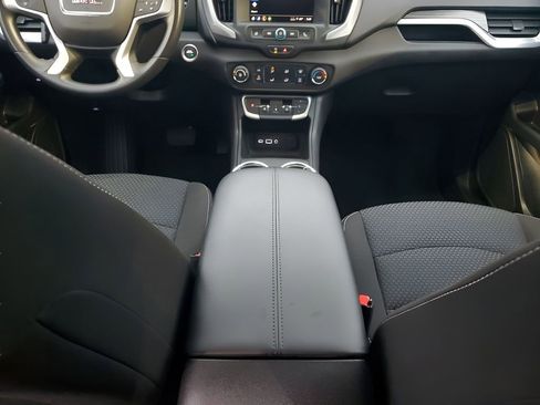 Used 2024 GMC Terrain SLE image 22