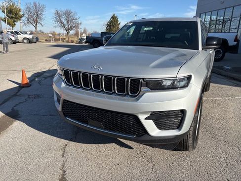 New 2026 Jeep Grand Cherokee Laredo X AWD/4WD image 11