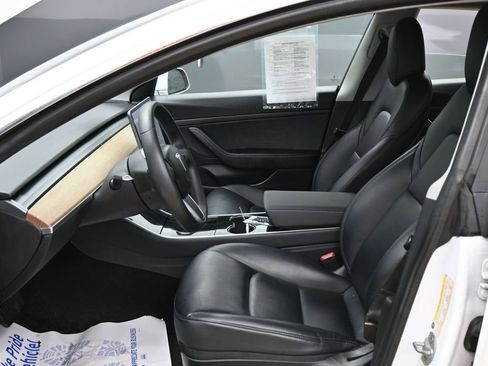 Used 2020 Tesla Model 3 Standard Range RWD image 15