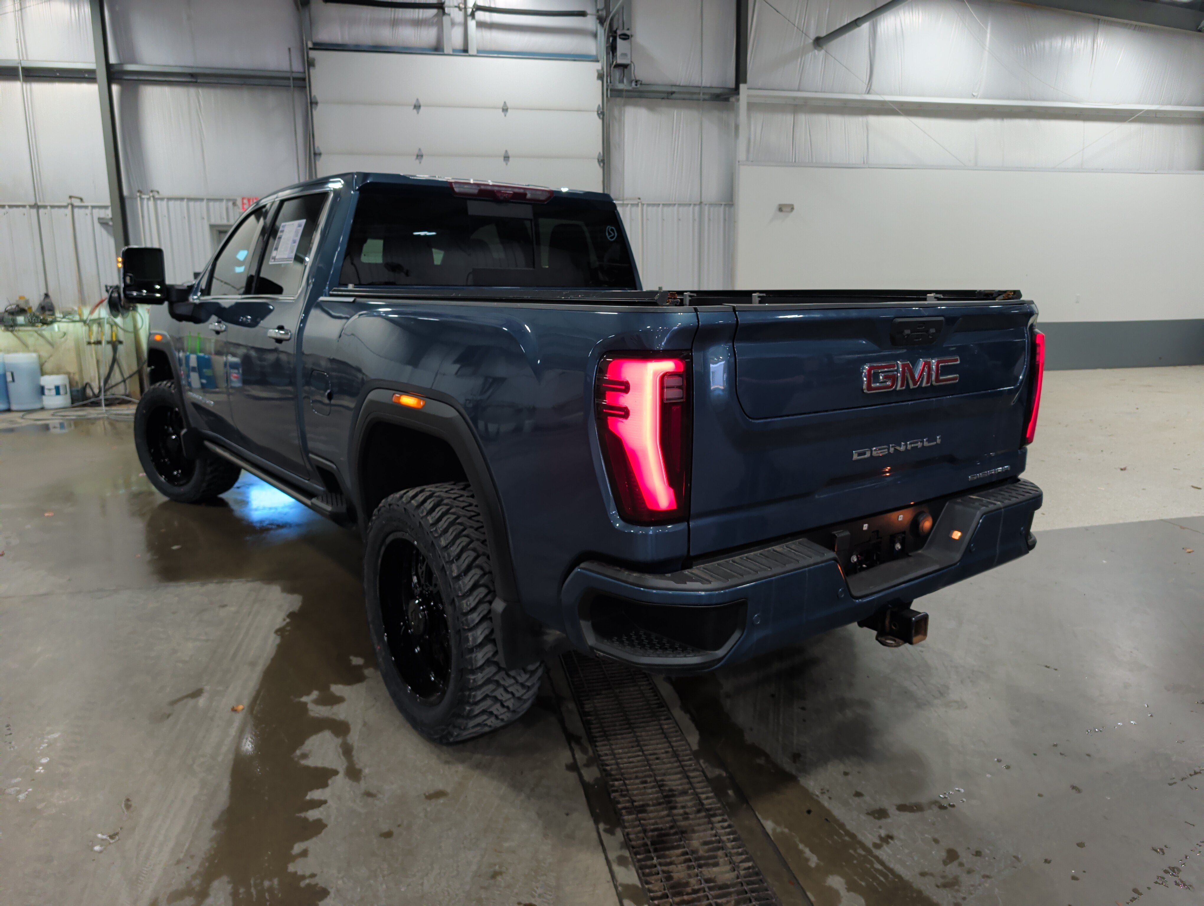 Used 2024 GMC Sierra 2500 Denali w/ Denali Reserve Package AWD/4WD image 5