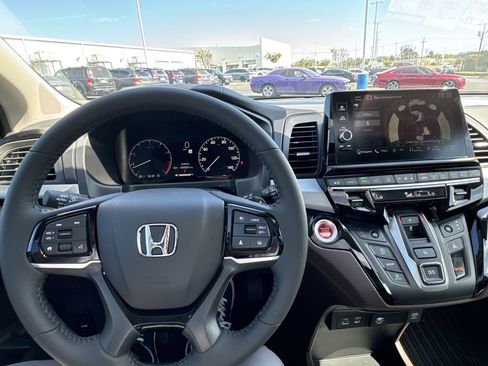 New 2026 Honda Odyssey Touring image 31
