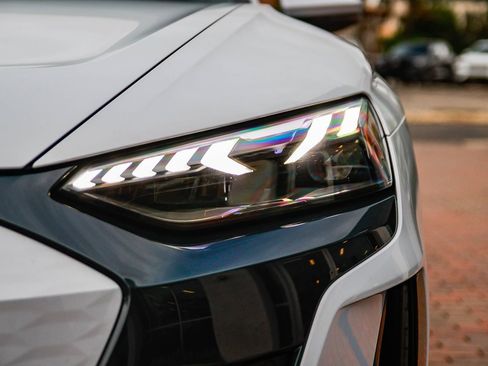 Used 2024 Audi e-tron GT Premium Plus image 10