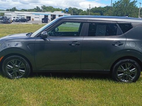 Used 2020 Kia Soul EX FWD image 4
