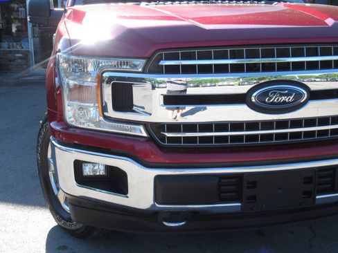 Used 2018 Ford F150 XLT w/ Equipment Group 302A Luxury AWD/4WD image 3
