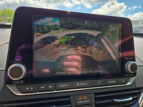 Used 2024 Nissan Altima 2.5 SV FWD image 20