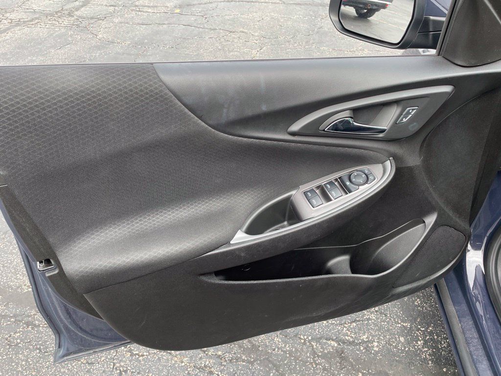 Used 2025 Chevrolet Malibu LT FWD image 19