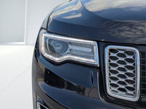 Used 2017 Jeep Grand Cherokee Overland w/ Jeep Active Safety Group image 8