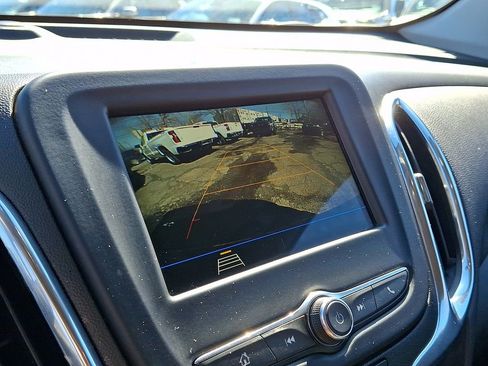 Used 2019 Chevrolet Equinox LT AWD/4WD image 18