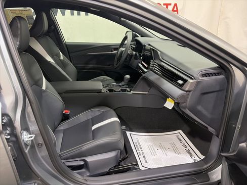 Used 2026 Toyota Camry SE FWD image 10