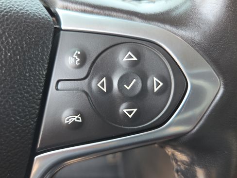 Used 2020 Chevrolet Traverse Premier AWD/4WD image 36