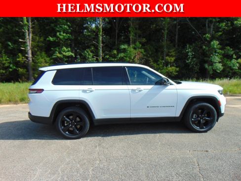 Certified 2024 Jeep Grand Cherokee L Limited w/ Black Appearance Package AWD/4WD image 11