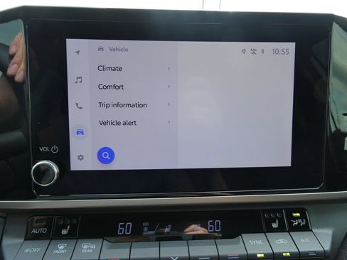 Used 2025 Toyota Camry LE w/ Convenience Package FWD image 31