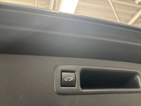Used 2025 Toyota Highlander XSE AWD/4WD image 21