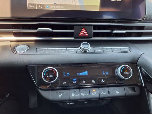 Certified 2023 Hyundai Elantra Limited FWD image 24