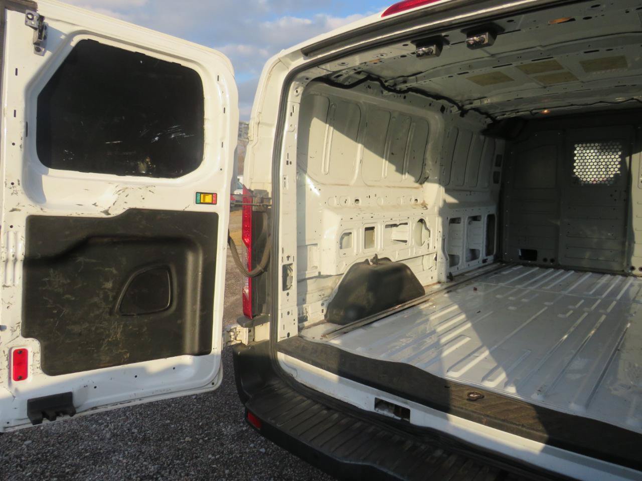 Used 2016 Ford Transit 350 148 Low Roof w/ Exterior Upgrade Package RWD image 29