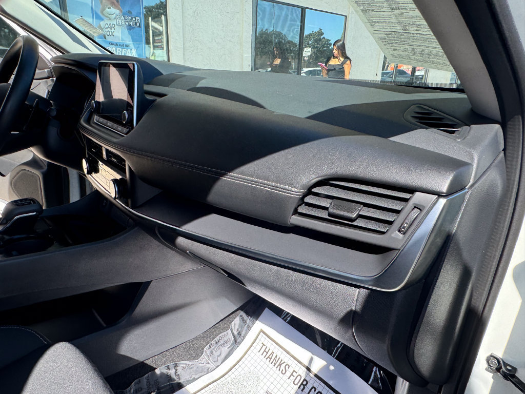 Used 2024 Nissan Rogue S AWD/4WD image 20