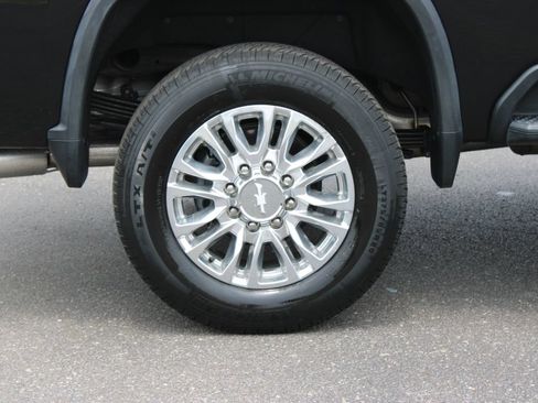 Used 2020 Chevrolet Silverado 2500 High Country w/ Z71 Off-Road Package AWD/4WD image 16