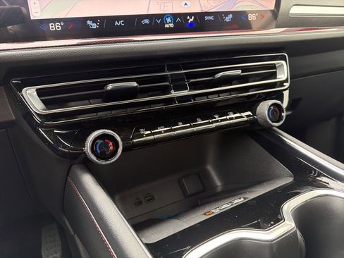 New 2026 Chevrolet Traverse Z71 w/ Enhanced Driving Package image 17