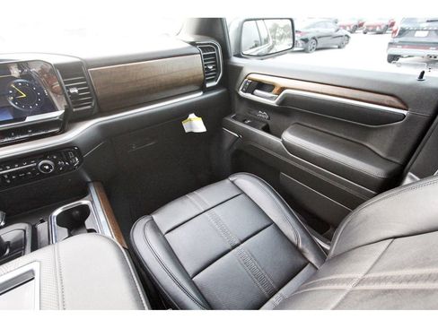 Used 2022 Chevrolet Silverado 1500 High Country RWD image 13