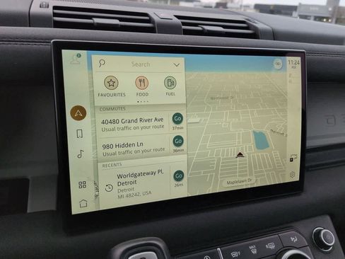 Used 2022 Land Rover Defender 110 SE image 31