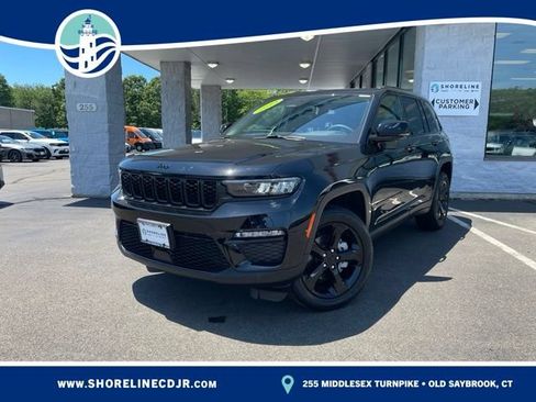 Used 2023 Jeep Grand Cherokee Limited w/ Black Appearance Package AWD/4WD image 1