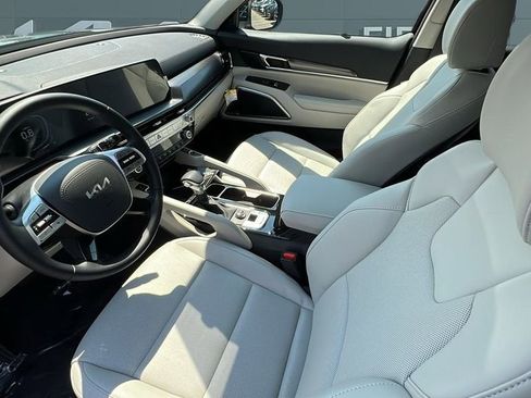 New 2025 Kia Telluride EX w/ EX Captain's Chair Package image 12