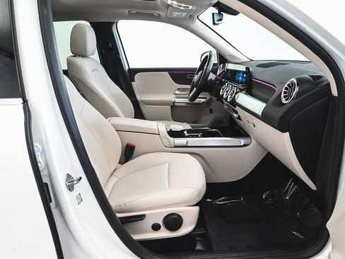 Used 2022 Mercedes-Benz GLB 250 GLB 250 image 37