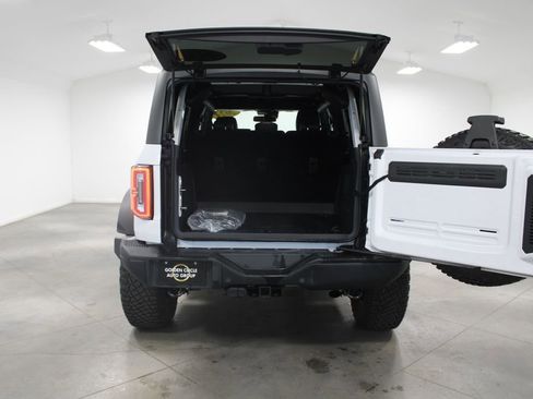 Used 2024 Ford Bronco Badlands image 17