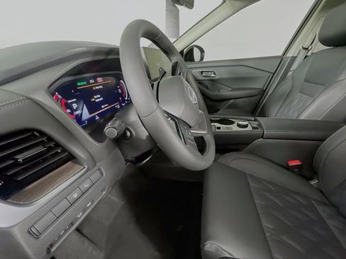 New 2026 Nissan Rogue Platinum image 14