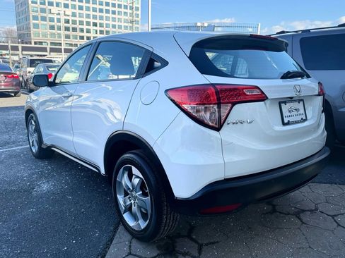 Used 2016 Honda HR-V LX image 4